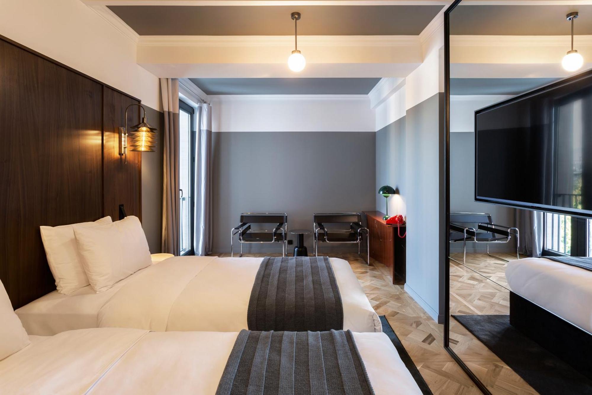 Hotel Afisha Tbilisi Exteriör bild